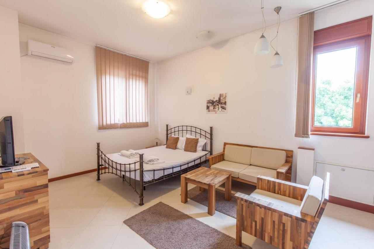 The Belgrade Hills Rooms And Suites Εξωτερικό φωτογραφία